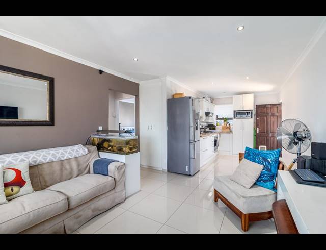 2 BEDROOM APARTMENT SOLD IN BURGUNDY ESTATE
